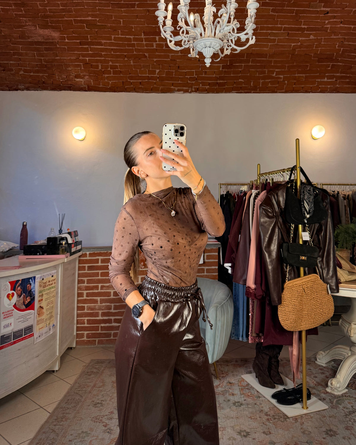 Maglia in tulle e pois in velluto