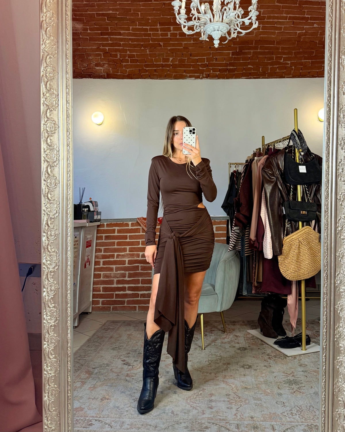 Abito cut out con fusciacca