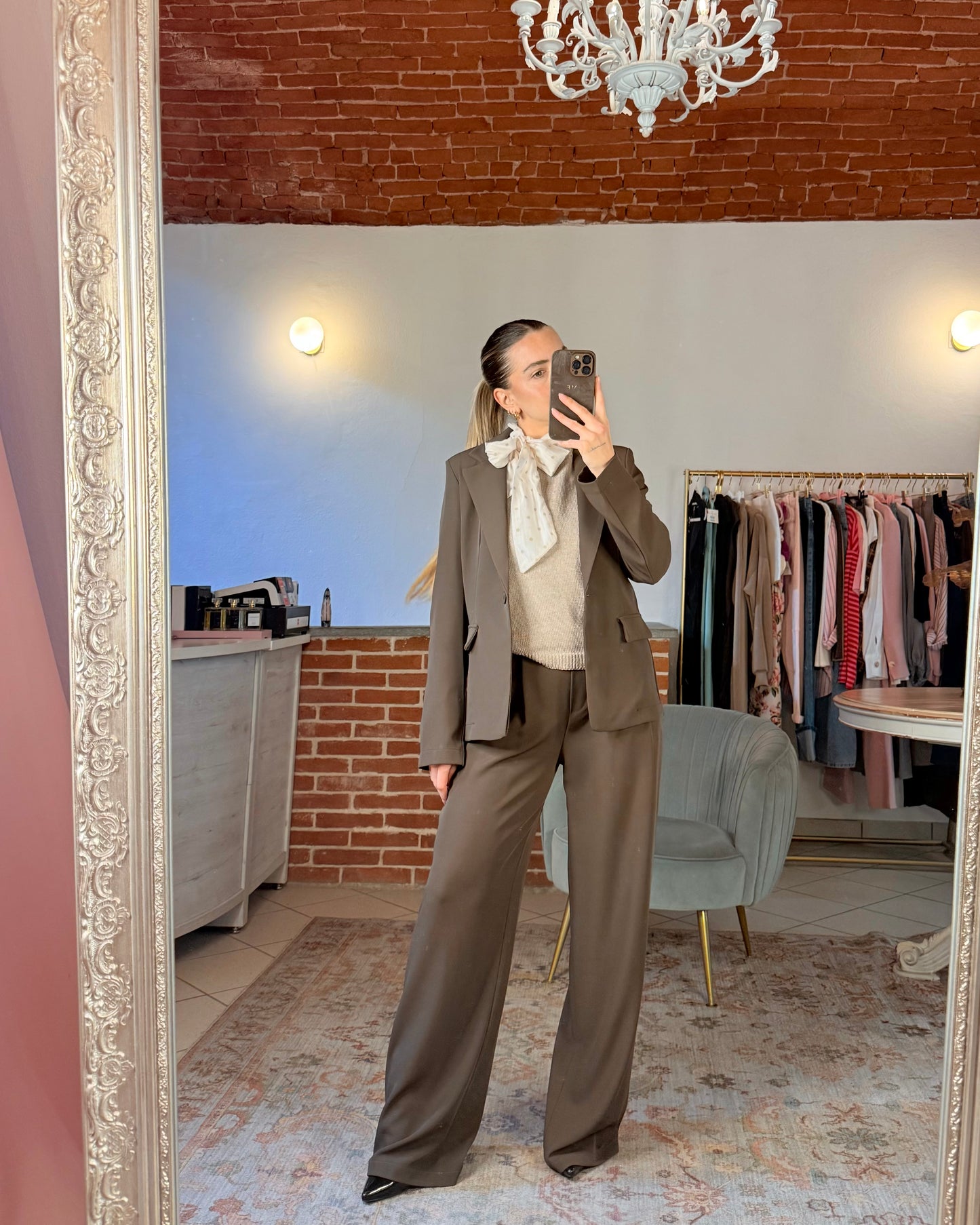 Tailleur in tessuto fluido