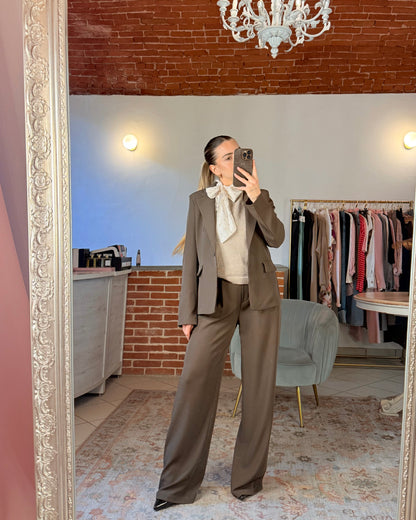 Tailleur in tessuto fluido