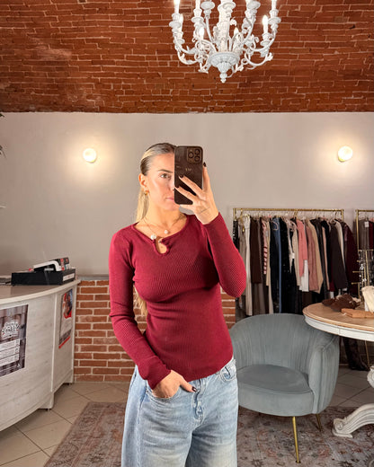 Ribbed sweater with pearl