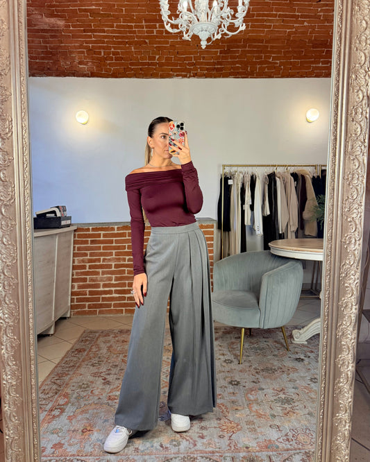 Pantalone crop asimmetrico