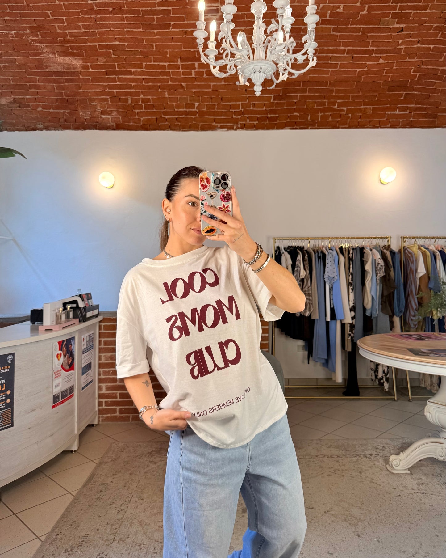 T-shirt oversize “COOL MOMS CLUB”