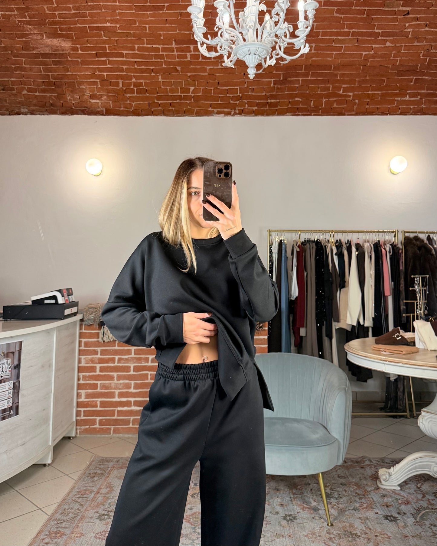 Tuta in viscosa felpata