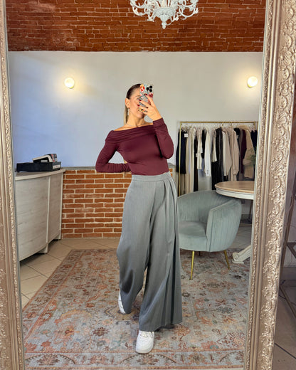 Pantalone crop asimmetrico