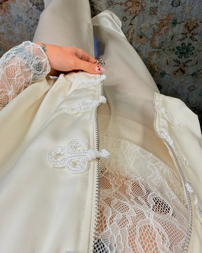 Gilet in raso con bottoni cinesi