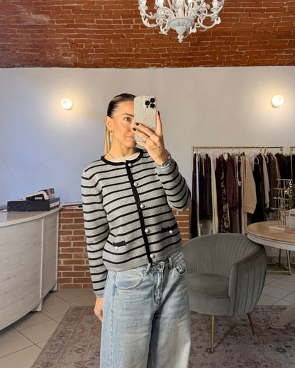 Cardigan a righe con bottoni perla
